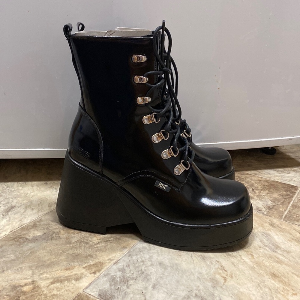 ROC BOOTS PELHAM Genuine Leather Patent Platform Boots Goth Rave sz9/40